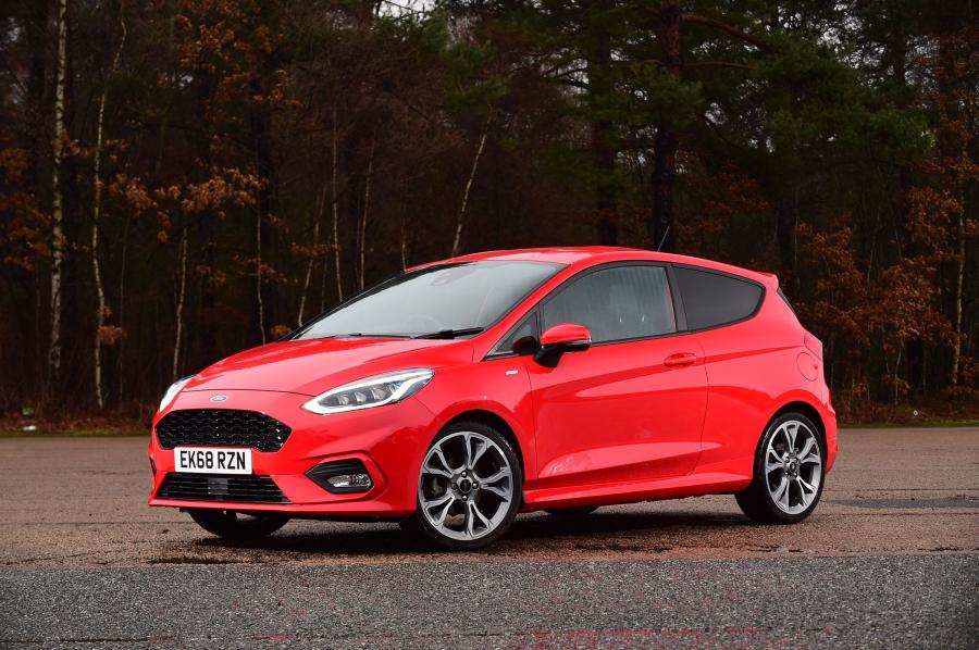  Ford Fiesta ST-Line 3-Door 2017 года  (UK) (фото 1 из 18)